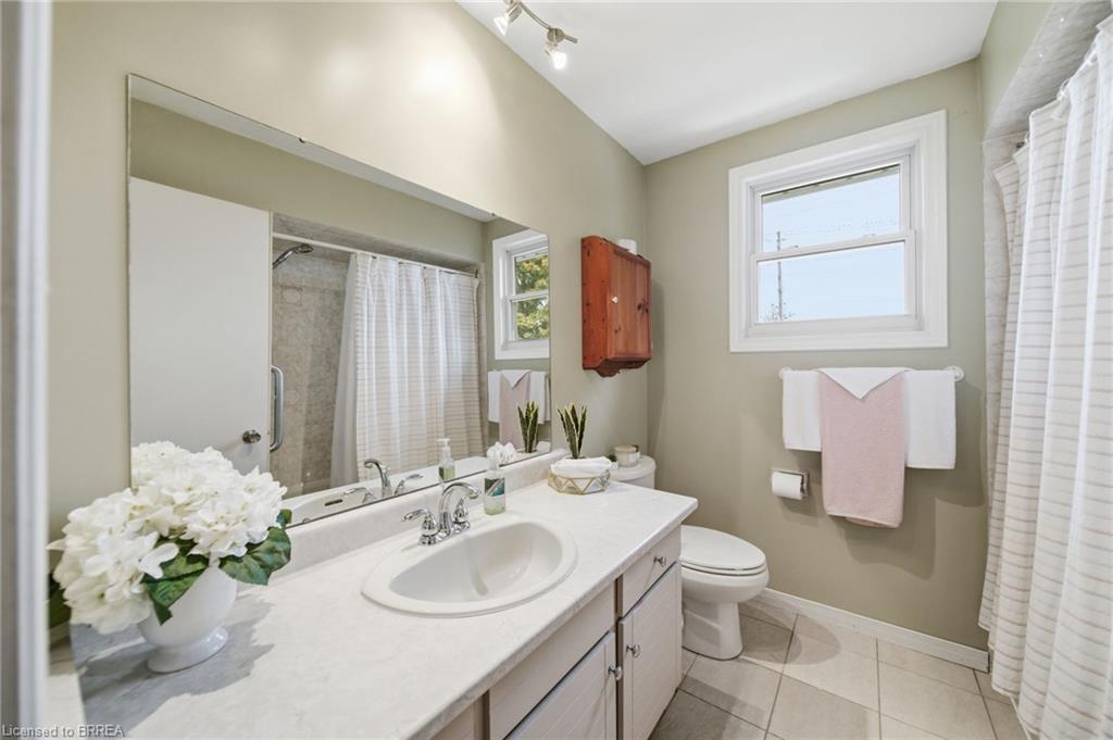 36 Black Locust Way, Brantford, ON - Indoor Photo Showing Bathroom