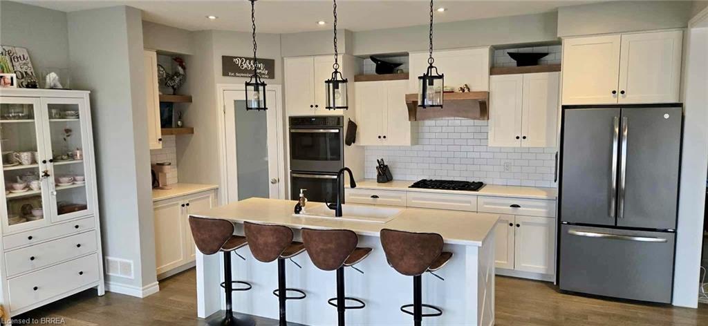333 Poldon Drive, Norwich, ON - Indoor Photo Showing Kitchen With Double Sink With Upgraded Kitchen