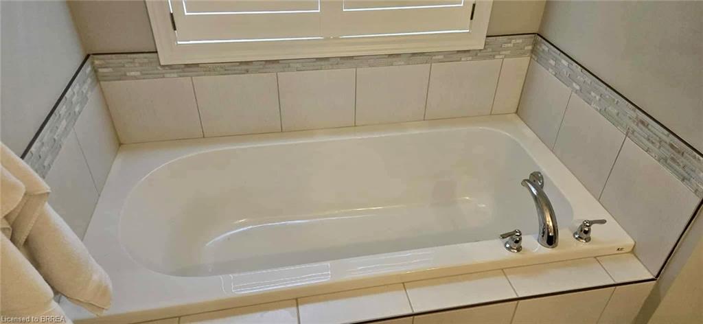 333 Poldon Drive, Norwich, ON - Indoor