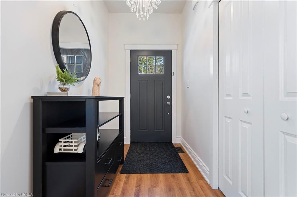 14 Spring Street, Brantford, ON - Indoor Photo Showing Other Room