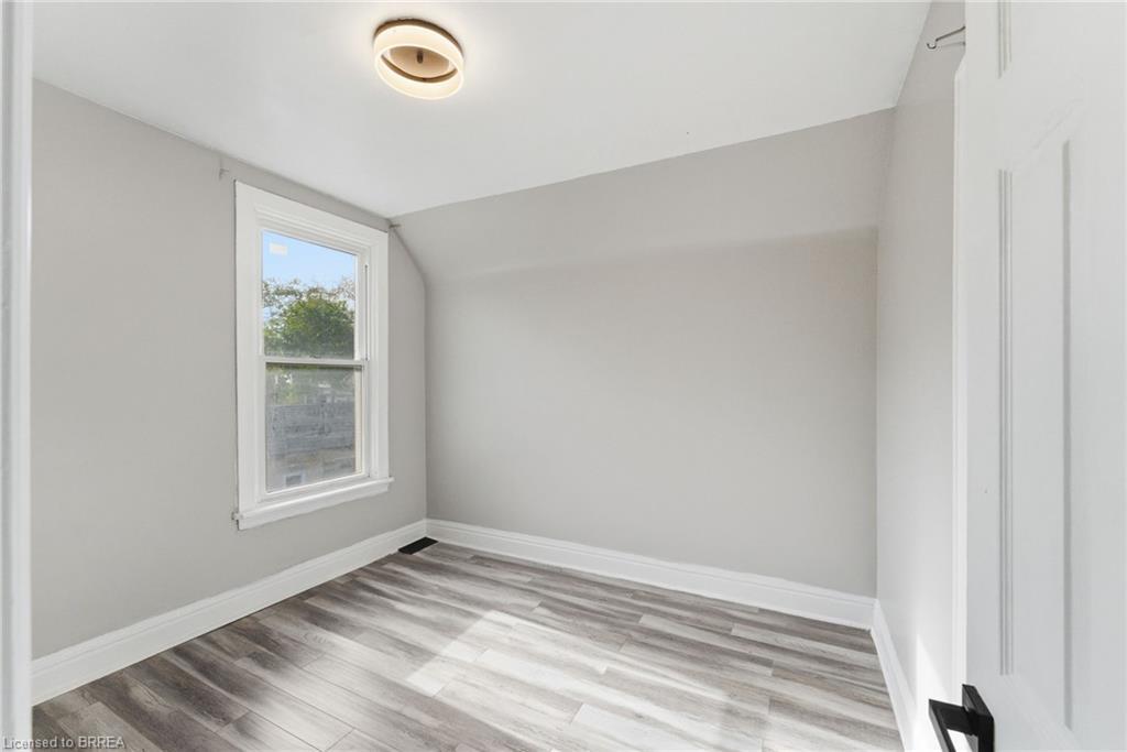 166 Beach Road, Hamilton, ON - Indoor Photo Showing Other Room