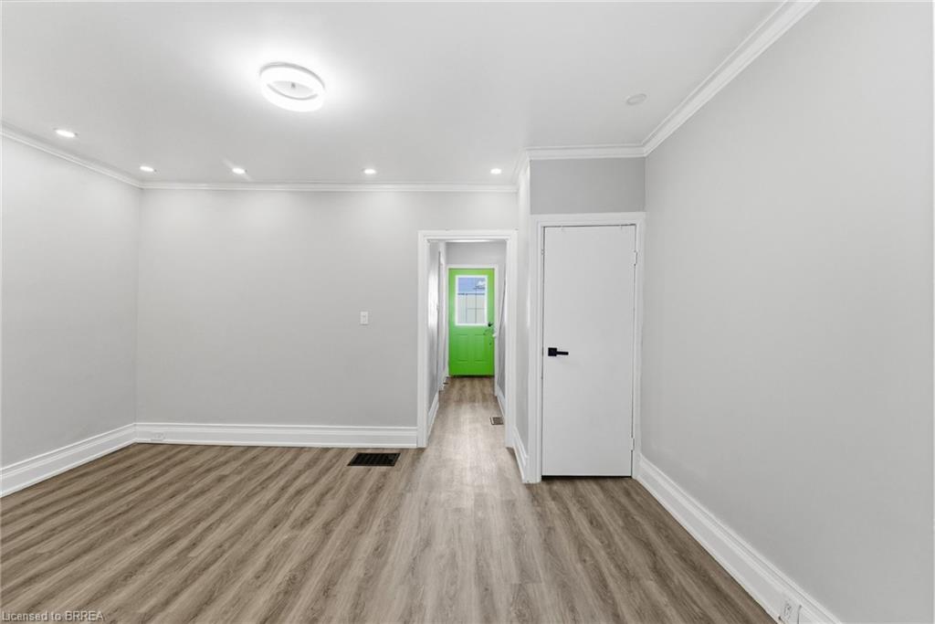 166 Beach Road, Hamilton, ON - Indoor Photo Showing Other Room