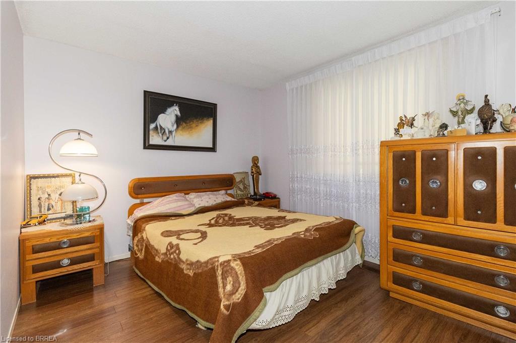 11 Sigurd Jensen Court, Brantford, ON - Indoor Photo Showing Bedroom