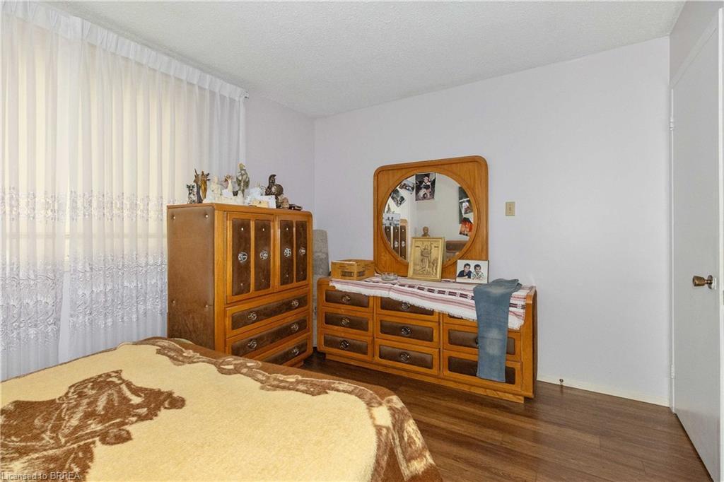 11 Sigurd Jensen Court, Brantford, ON - Indoor Photo Showing Bedroom