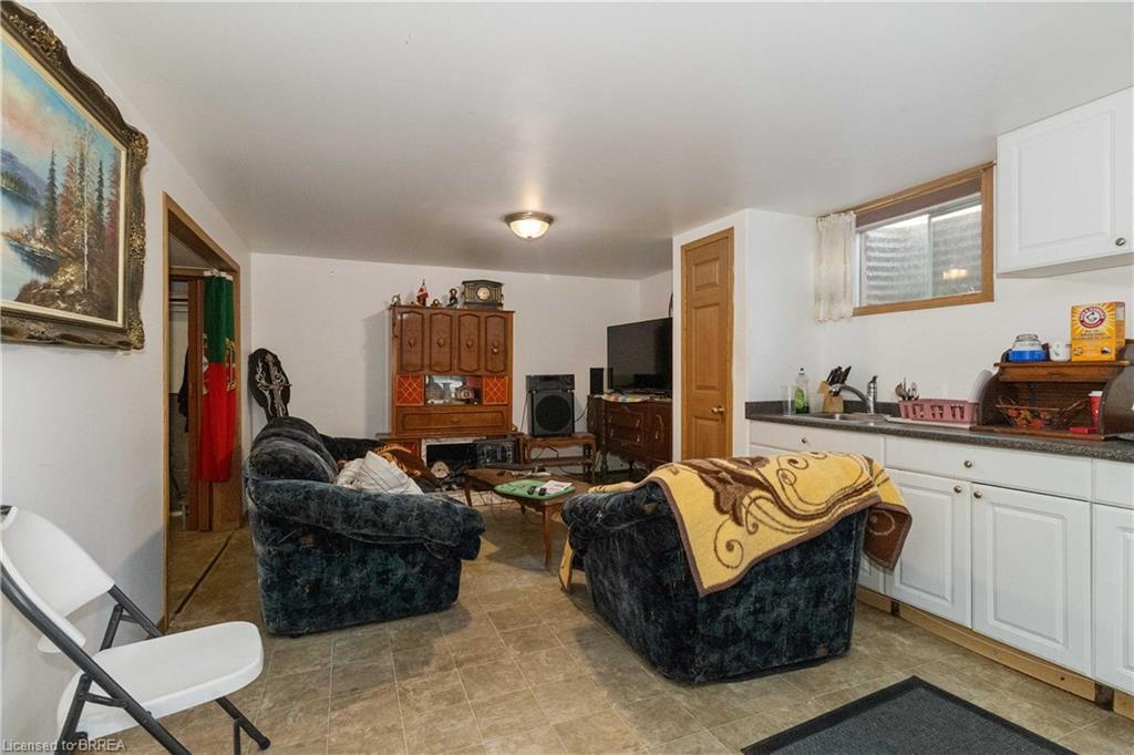 11 Sigurd Jensen Court, Brantford, ON - Indoor