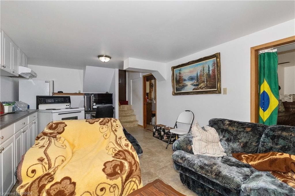 11 Sigurd Jensen Court, Brantford, ON - Indoor