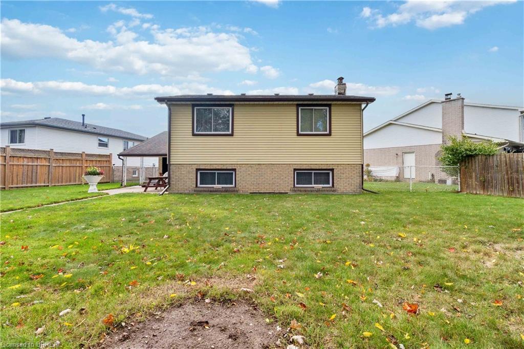 11 Sigurd Jensen Court, Brantford, ON - Outdoor
