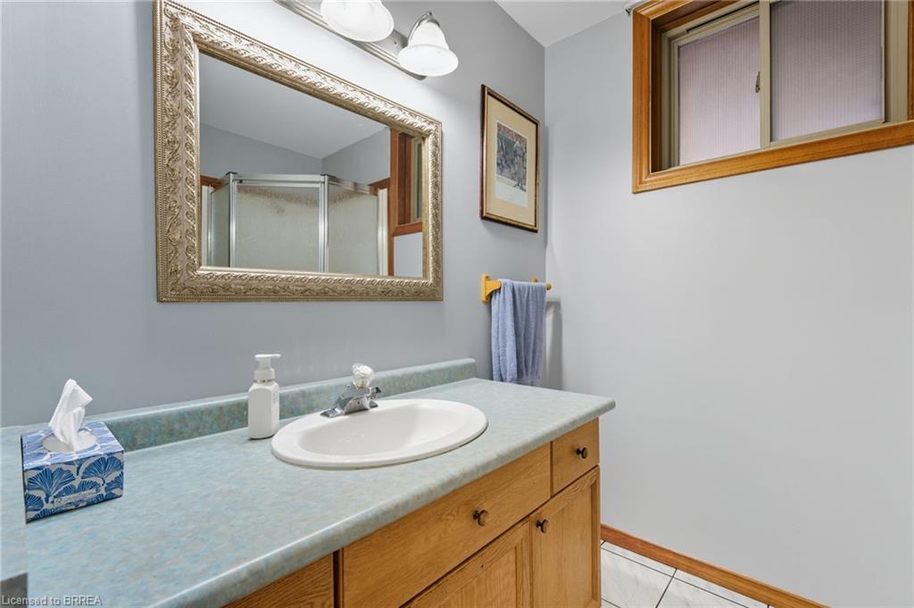 23 Garners Lane, Brantford, ON - Indoor Photo Showing Bathroom