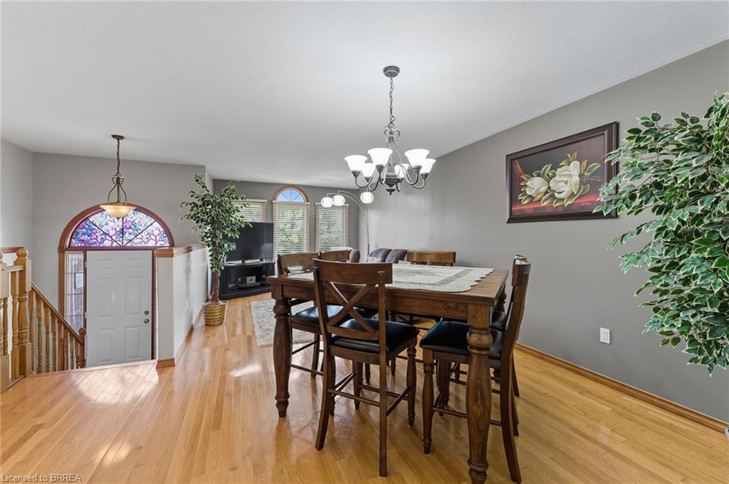 23 Garners Lane, Brantford, ON - Indoor Photo Showing Dining Room