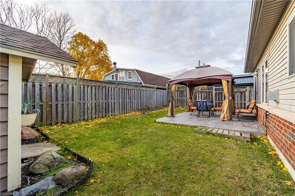 11 Irongate Drive, Paris, ON - Outdoor With Deck Patio Veranda