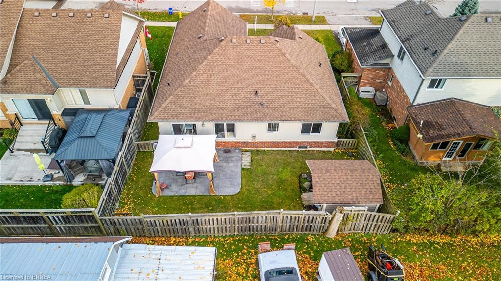 11 Irongate Drive, Paris, ON - Outdoor