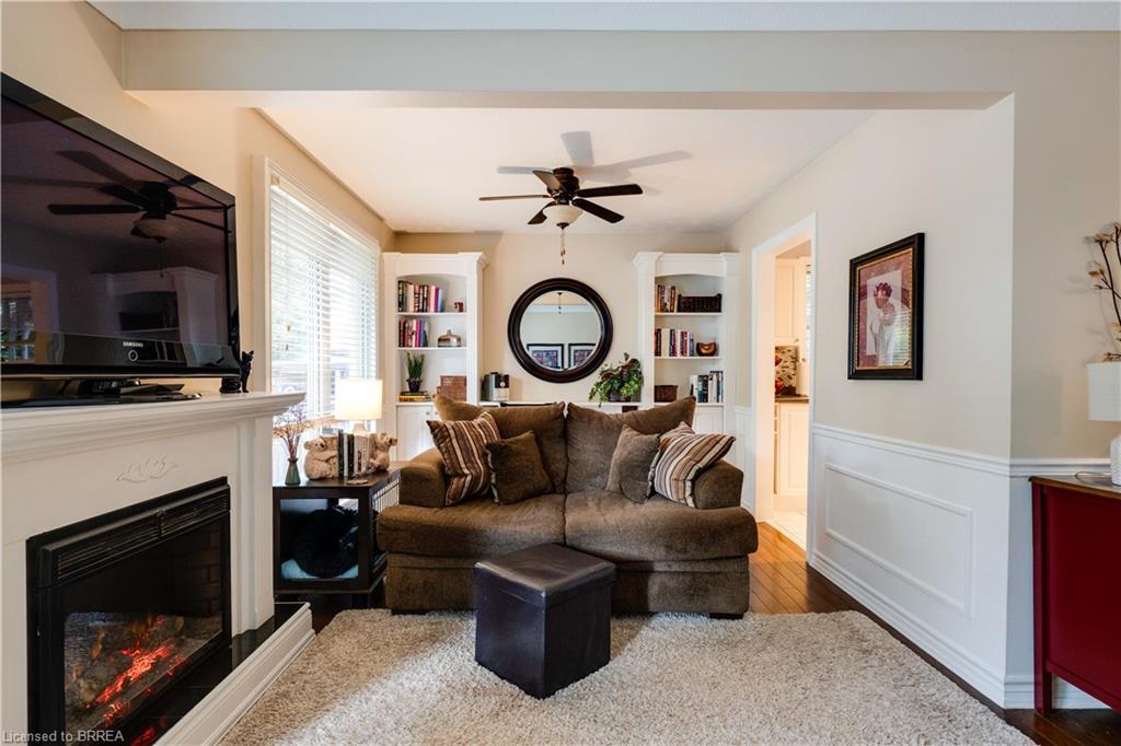 4 Adelaide Avenue, Brantford, ON - Indoor Photo Showing Living Room With Fireplace