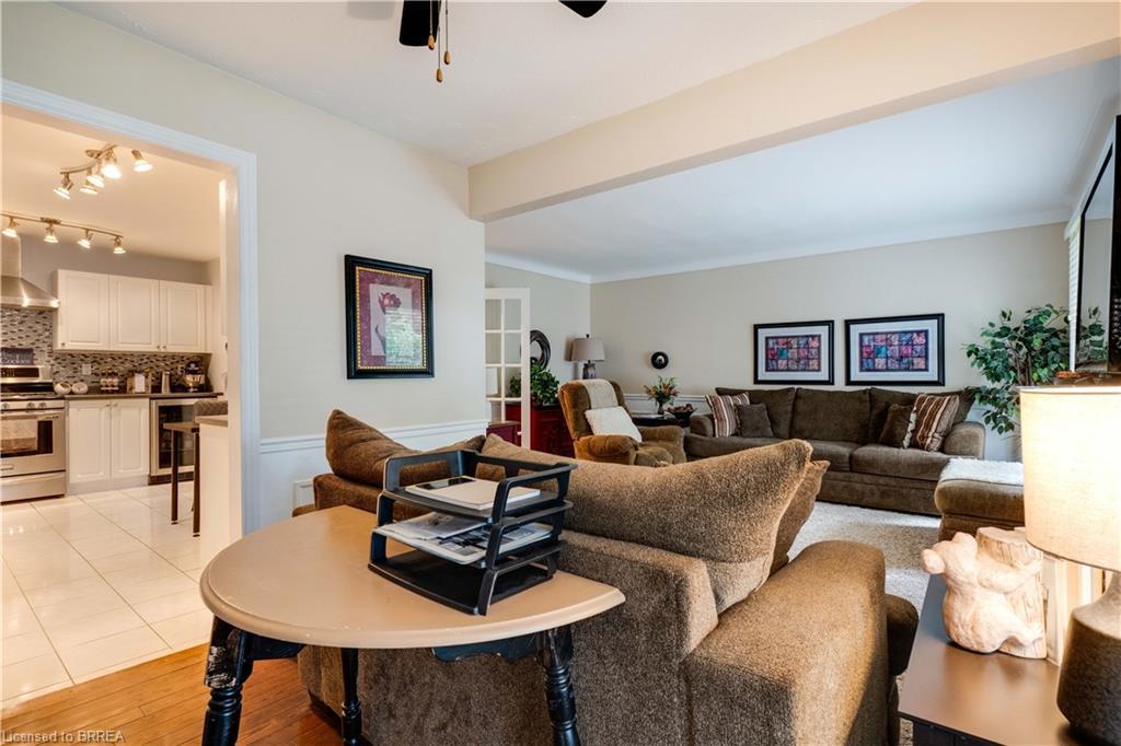 4 Adelaide Avenue, Brantford, ON - Indoor