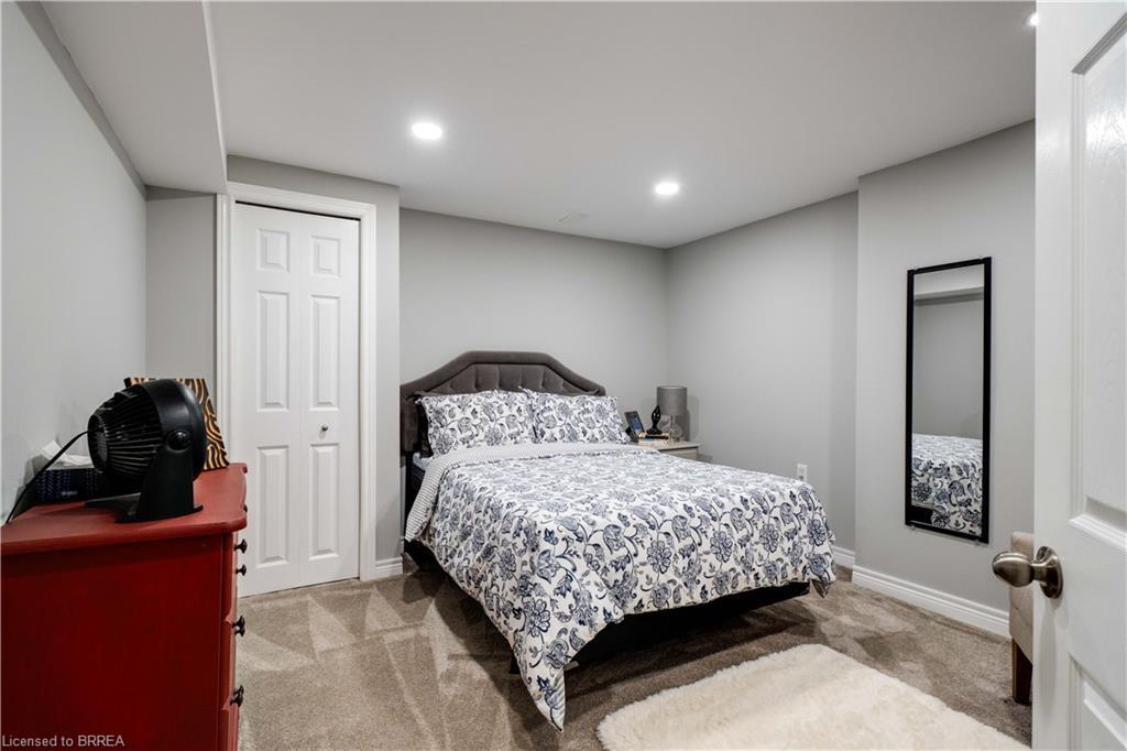 4 Adelaide Avenue, Brantford, ON - Indoor Photo Showing Bedroom