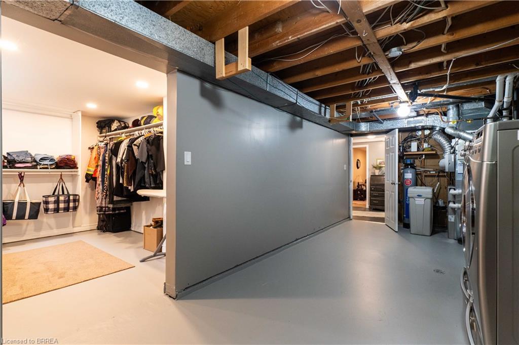 4 Adelaide Avenue, Brantford, ON - Indoor Photo Showing Basement