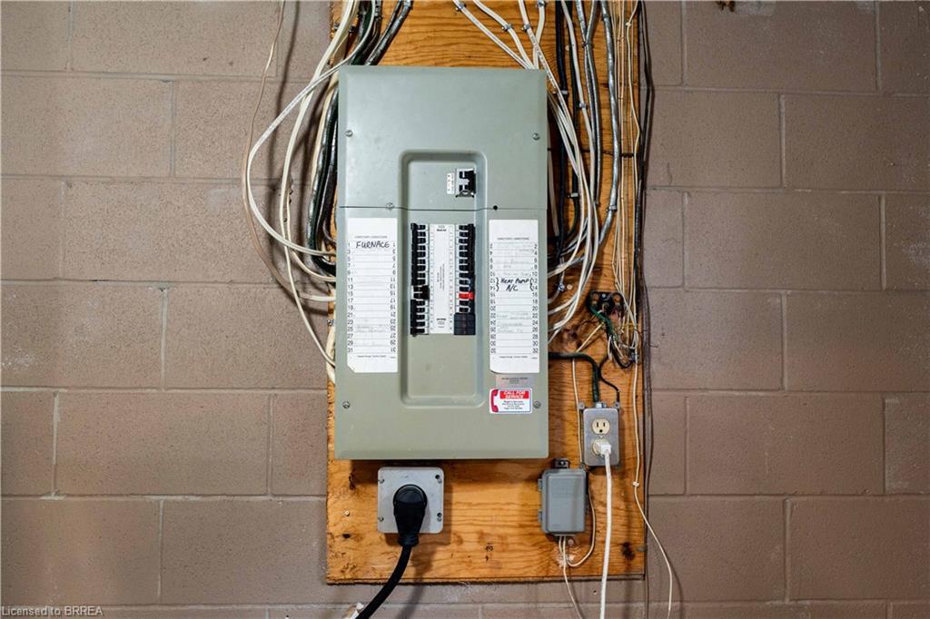 4 Adelaide Avenue, Brantford, ON - Indoor Photo Showing Other Room