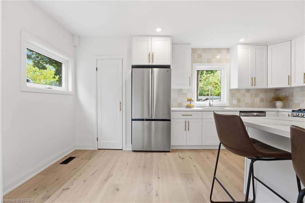 55 Jones Street, Hamilton, ON - Indoor Photo Showing Kitchen
