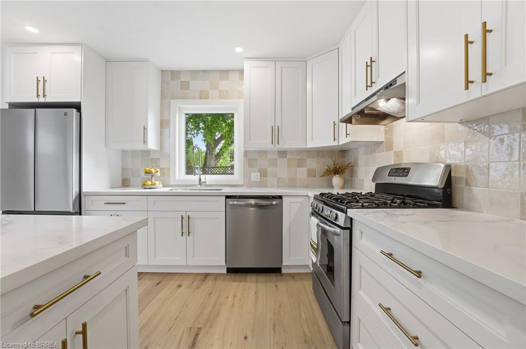 55 Jones Street, Hamilton, ON - Indoor Photo Showing Kitchen With Upgraded Kitchen