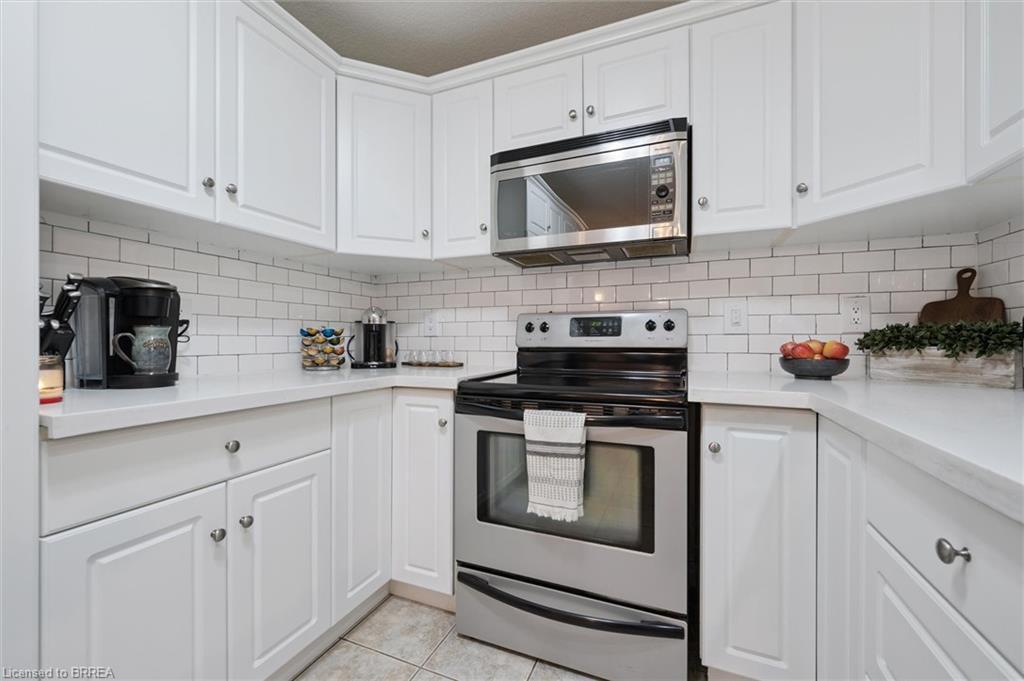 59 Patrick Boulevard, Elora, ON - Indoor Photo Showing Kitchen With Upgraded Kitchen