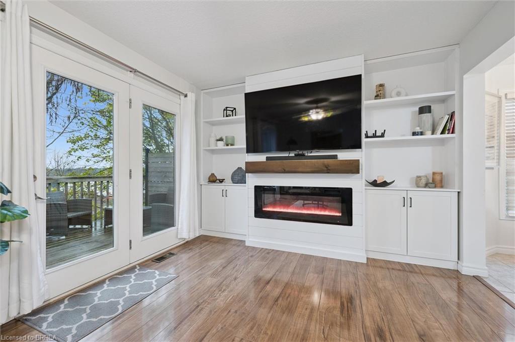 59 Patrick Boulevard, Elora, ON - Indoor Photo Showing Living Room With Fireplace