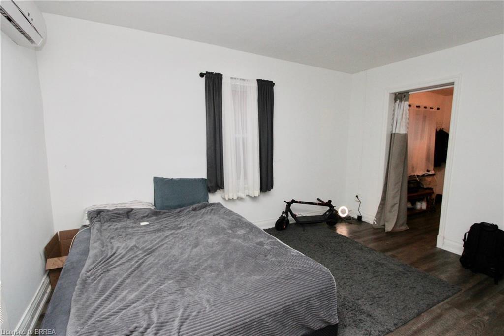 4-72 Kent Street N, Simcoe, ON - Indoor Photo Showing Bedroom