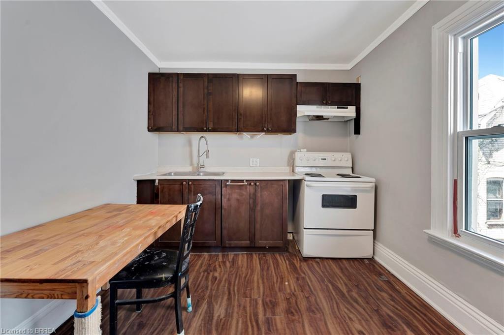 170 Murray Street, Brantford, ON - Indoor Photo Showing Kitchen