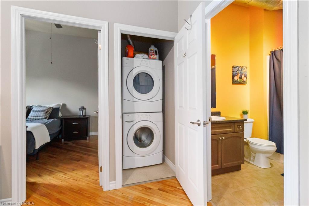 504-140 West River Street, Paris, ON - Indoor Photo Showing Laundry Room