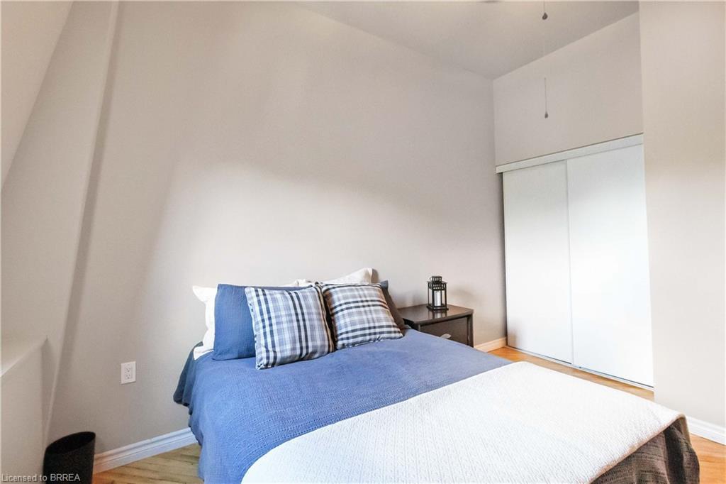 504-140 West River Street, Paris, ON - Indoor Photo Showing Bedroom