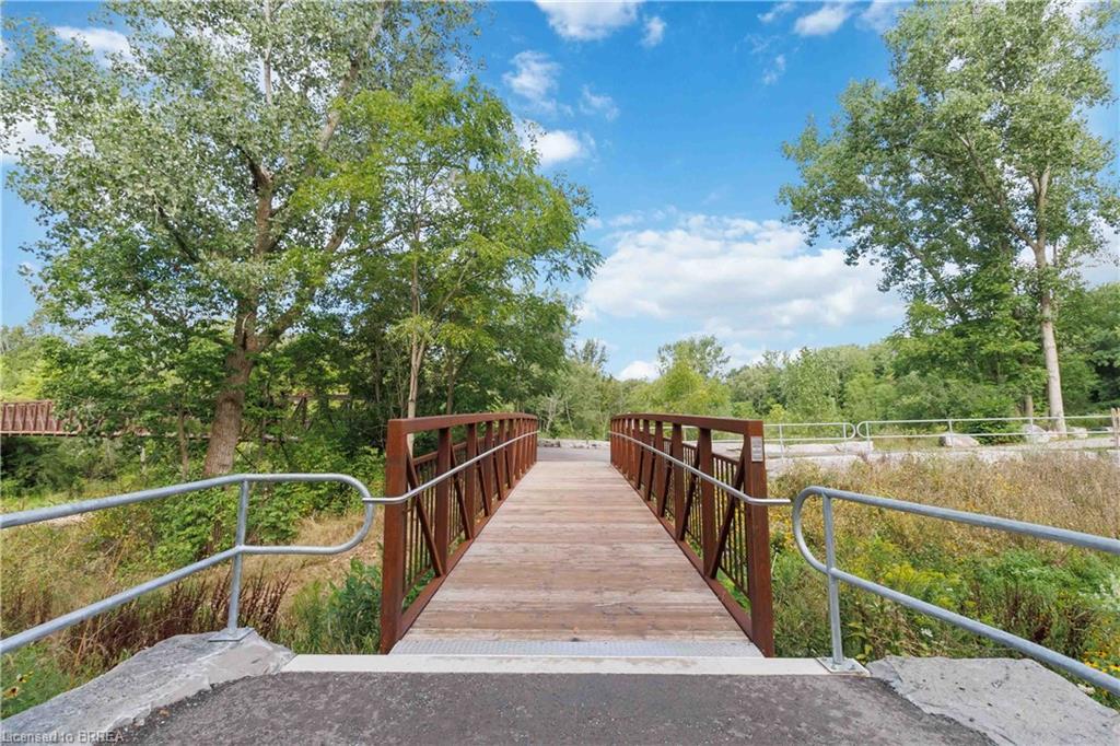 504-140 West River Street, Paris, ON - Outdoor