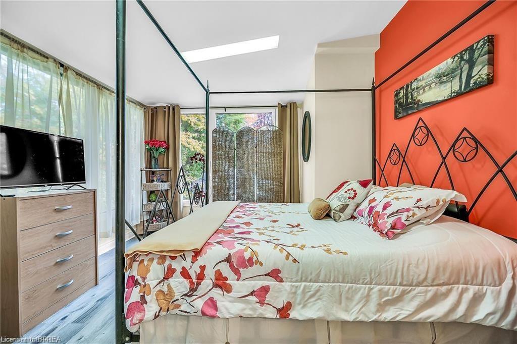 57 12Th Concession, Freelton, ON - Indoor Photo Showing Bedroom