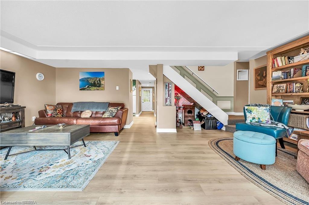 57 12Th Concession, Freelton, ON - Indoor Photo Showing Living Room