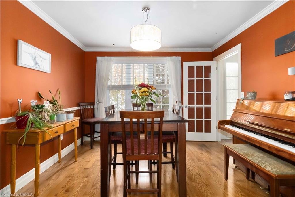 144 Glenwood Drive, Brantford, ON - Indoor Photo Showing Dining Room