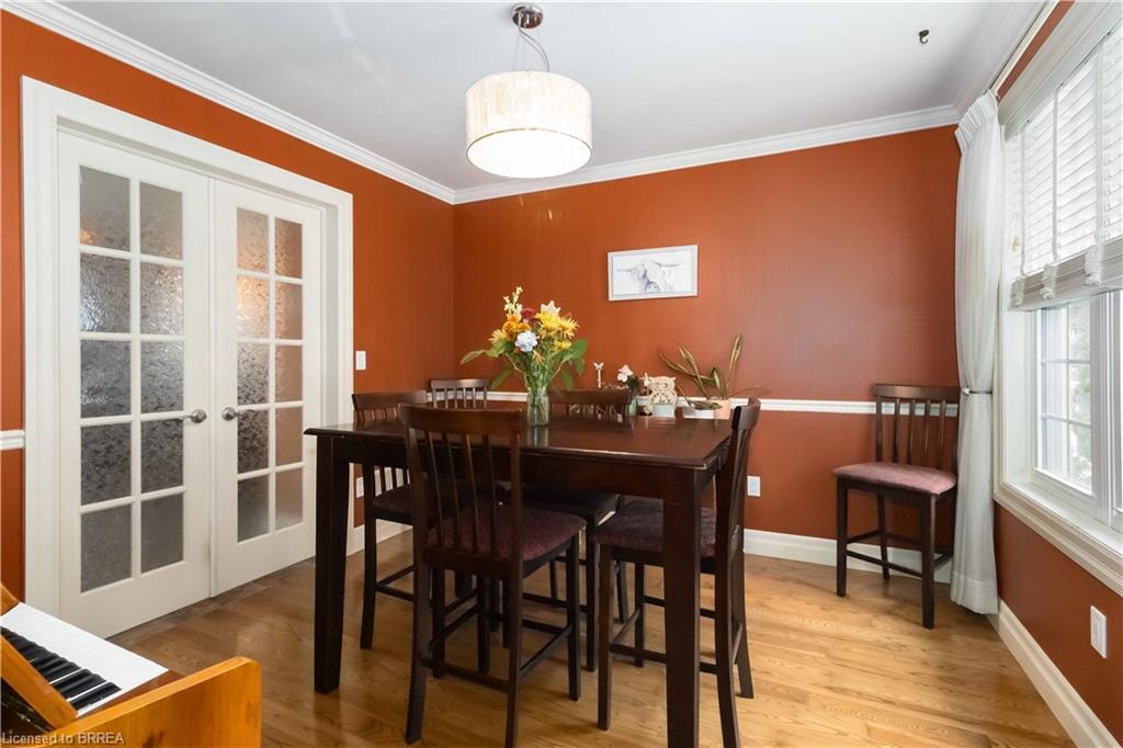 144 Glenwood Drive, Brantford, ON - Indoor Photo Showing Dining Room