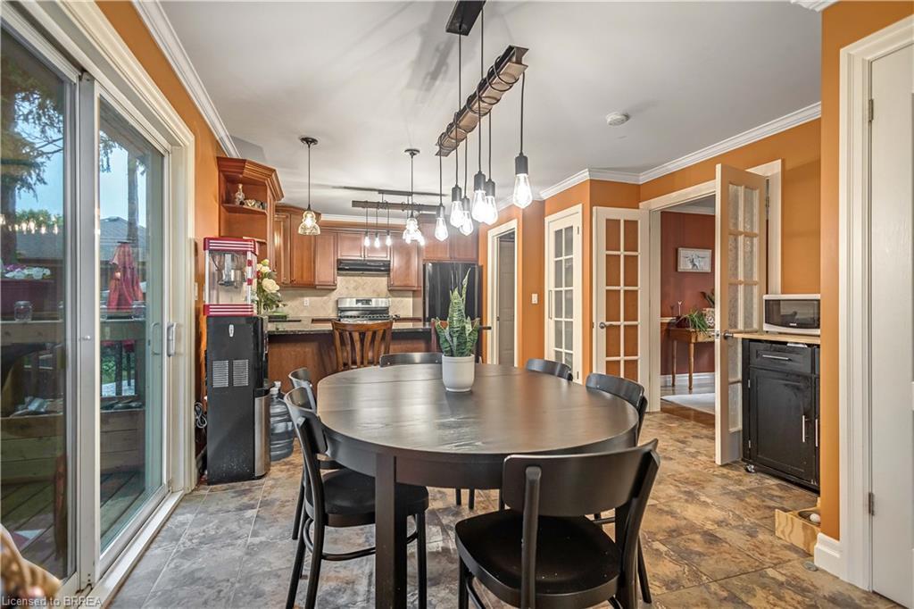 144 Glenwood Drive, Brantford, ON - Indoor Photo Showing Dining Room