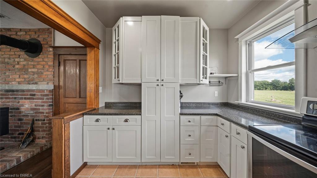 3211 Highway 3, Jarvis, ON - Indoor Photo Showing Kitchen
