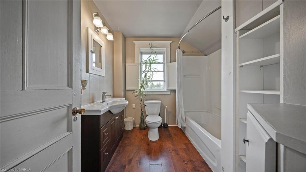 3211 Highway 3, Jarvis, ON - Indoor Photo Showing Bathroom