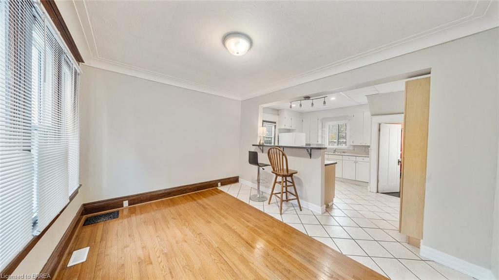 47 Grey Street, Brantford, ON - Indoor