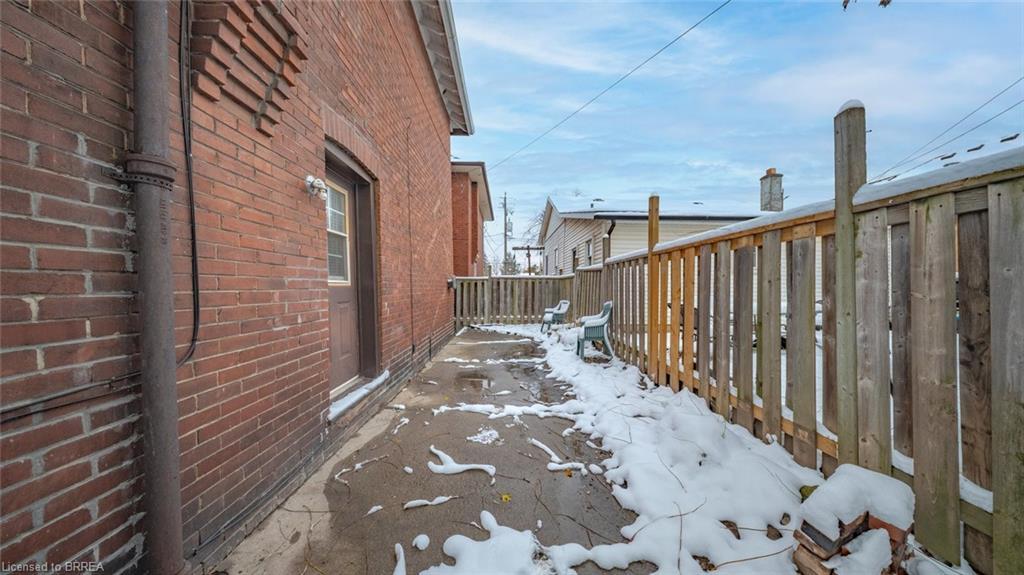 47 Grey Street, Brantford, ON - Outdoor