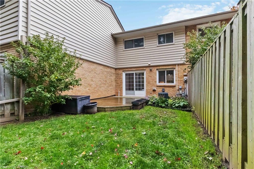 B-671 West Street, Brantford, ON - Outdoor