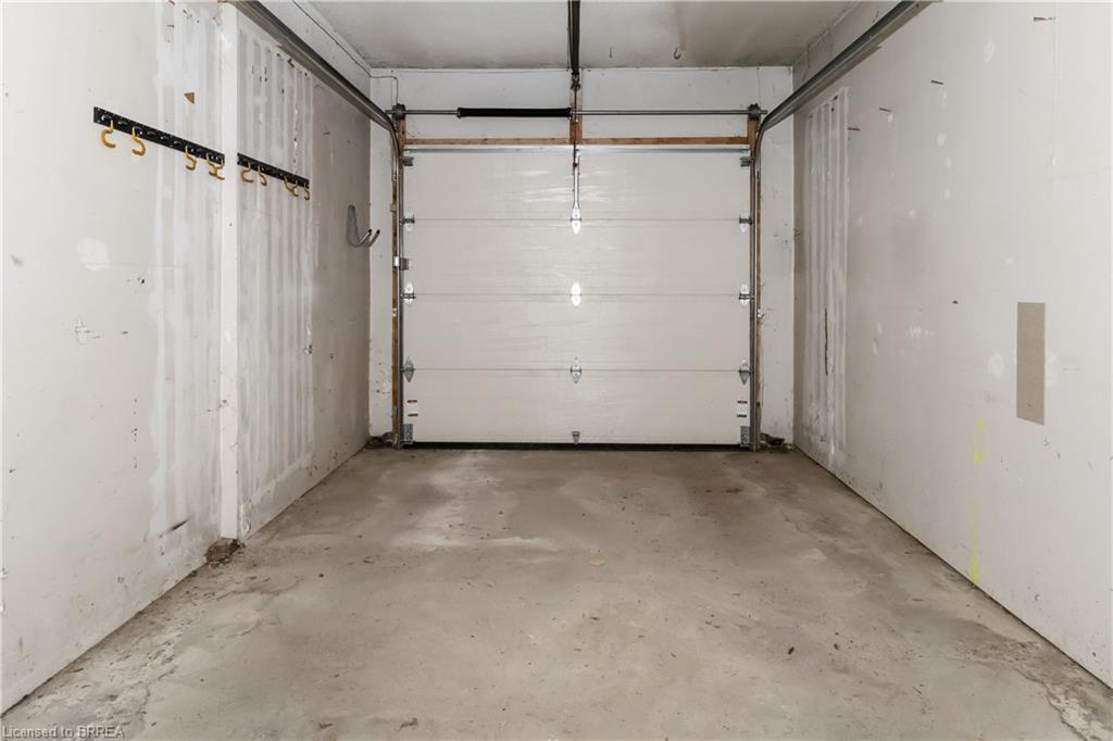 B-671 West Street, Brantford, ON - Indoor Photo Showing Garage