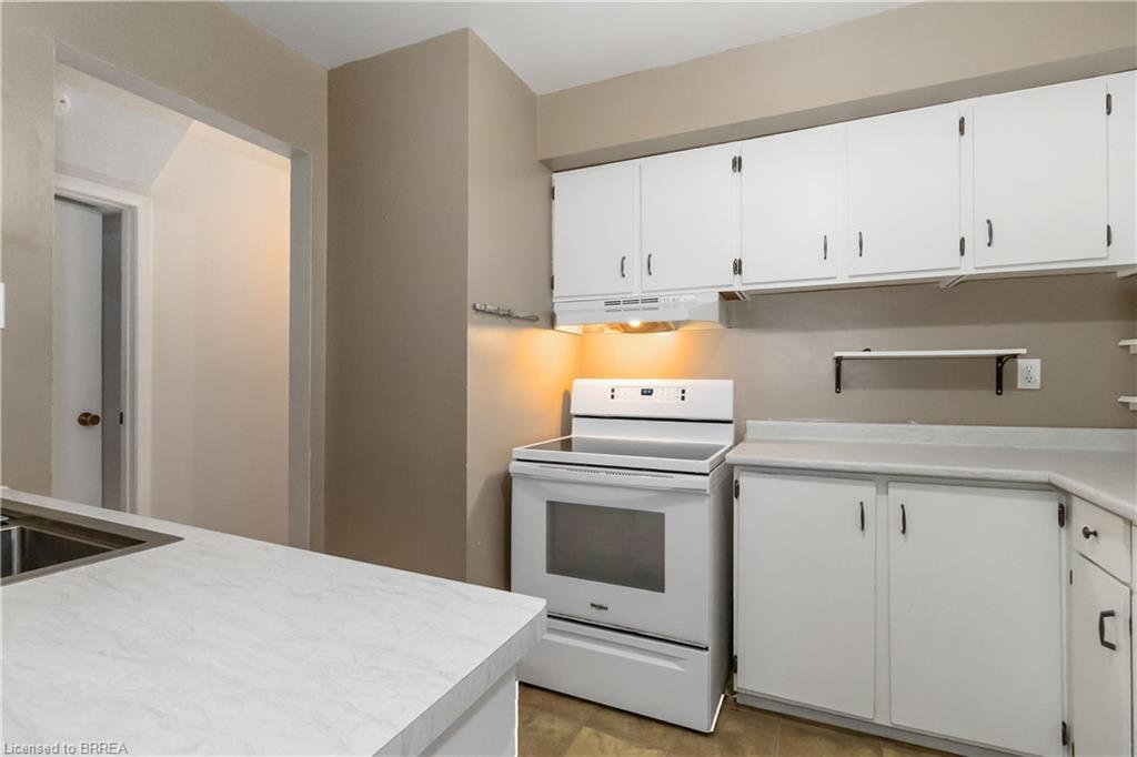 B-671 West Street, Brantford, ON - Indoor Photo Showing Kitchen
