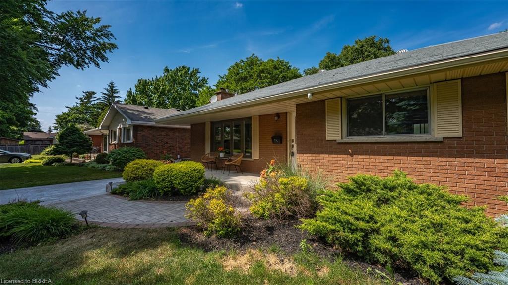 75 Pusey Boulevard, Brantford, ON - Outdoor