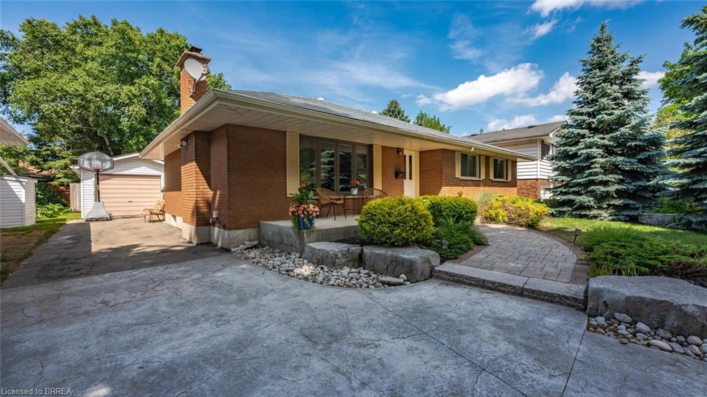 75 Pusey Boulevard, Brantford, ON - Outdoor