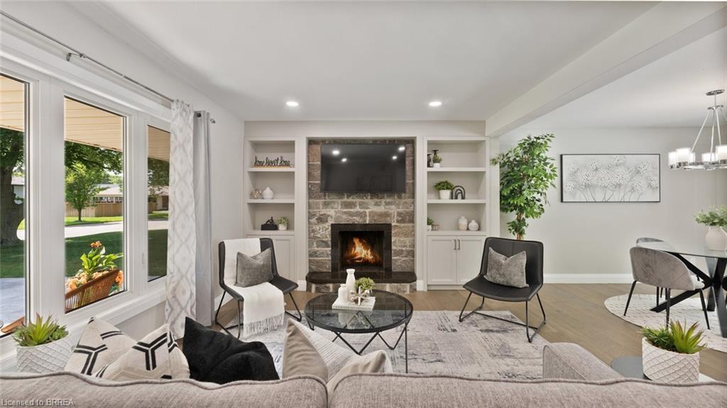 75 Pusey Boulevard, Brantford, ON - Indoor Photo Showing Living Room With Fireplace
