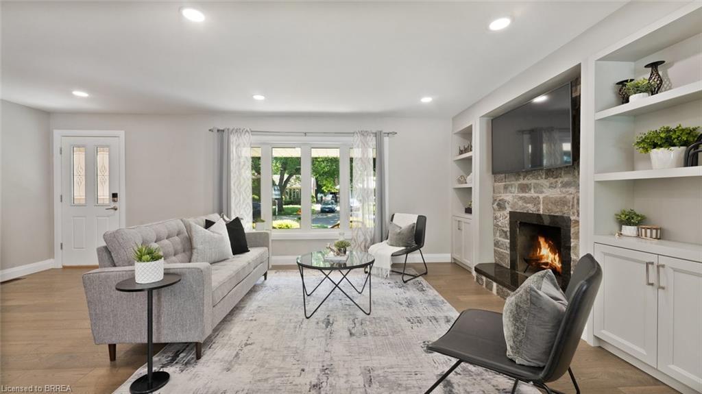 75 Pusey Boulevard, Brantford, ON - Indoor Photo Showing Living Room With Fireplace