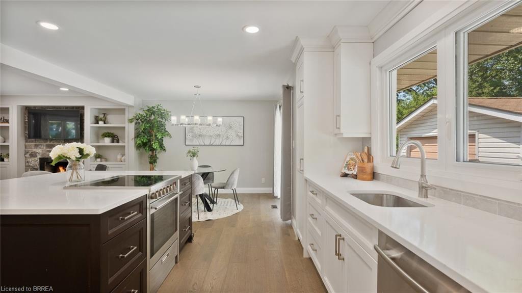 75 Pusey Boulevard, Brantford, ON - Indoor Photo Showing Kitchen With Upgraded Kitchen
