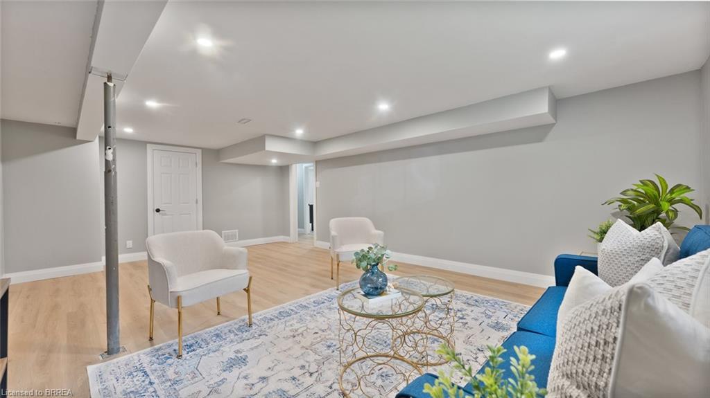 75 Pusey Boulevard, Brantford, ON - Indoor