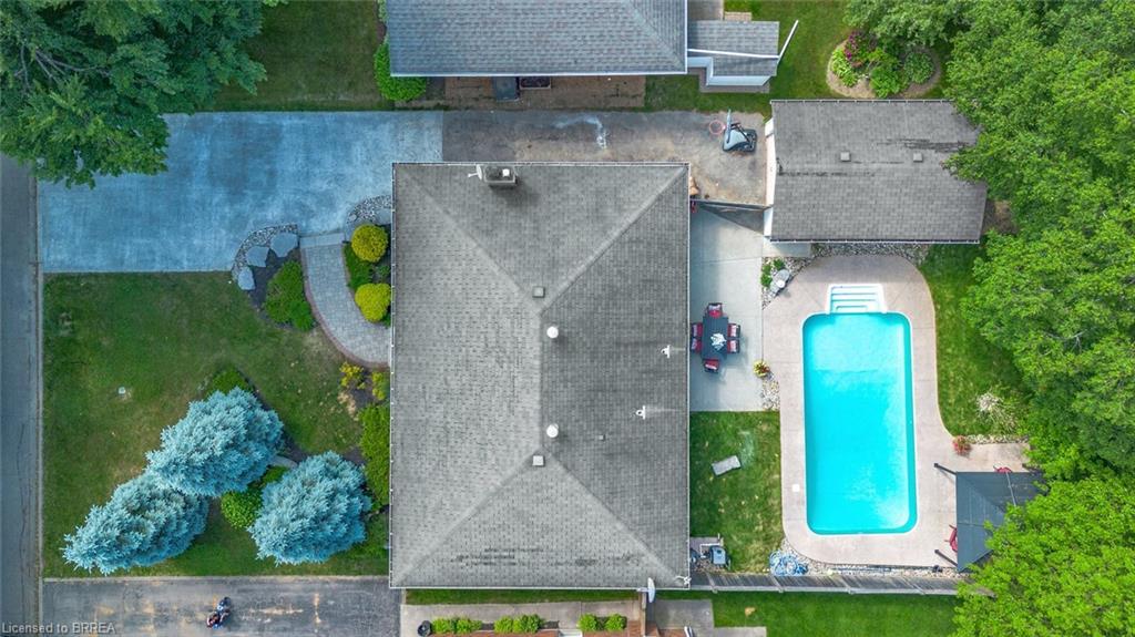 75 Pusey Boulevard, Brantford, ON - Outdoor With In Ground Pool