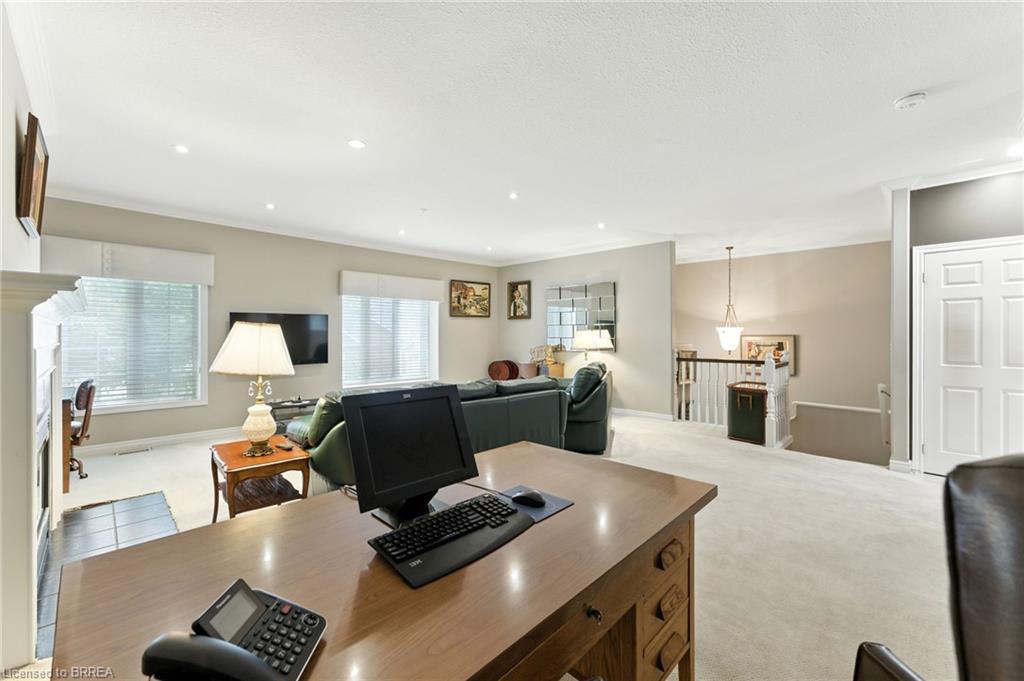 16-24 Hardy Road, Brantford, ON - Indoor