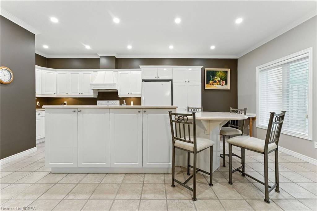 16-24 Hardy Road, Brantford, ON - Indoor Photo Showing Other Room